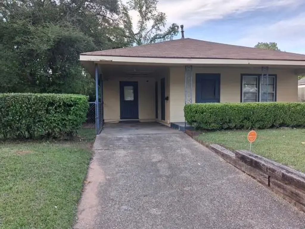 104 E Elmwood Street, Shreveport