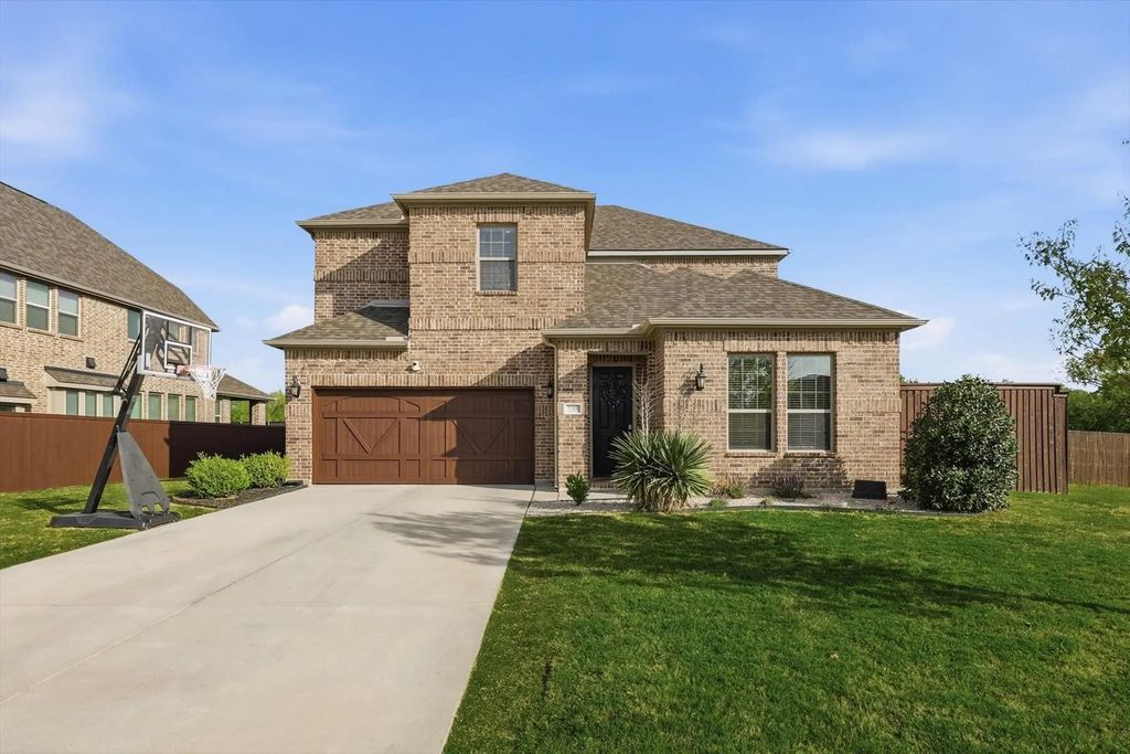 2109 Falcon Ridge Drive, Mansfield