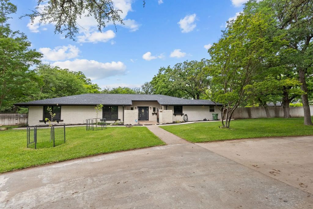 500 Queensway Road, Willow Park