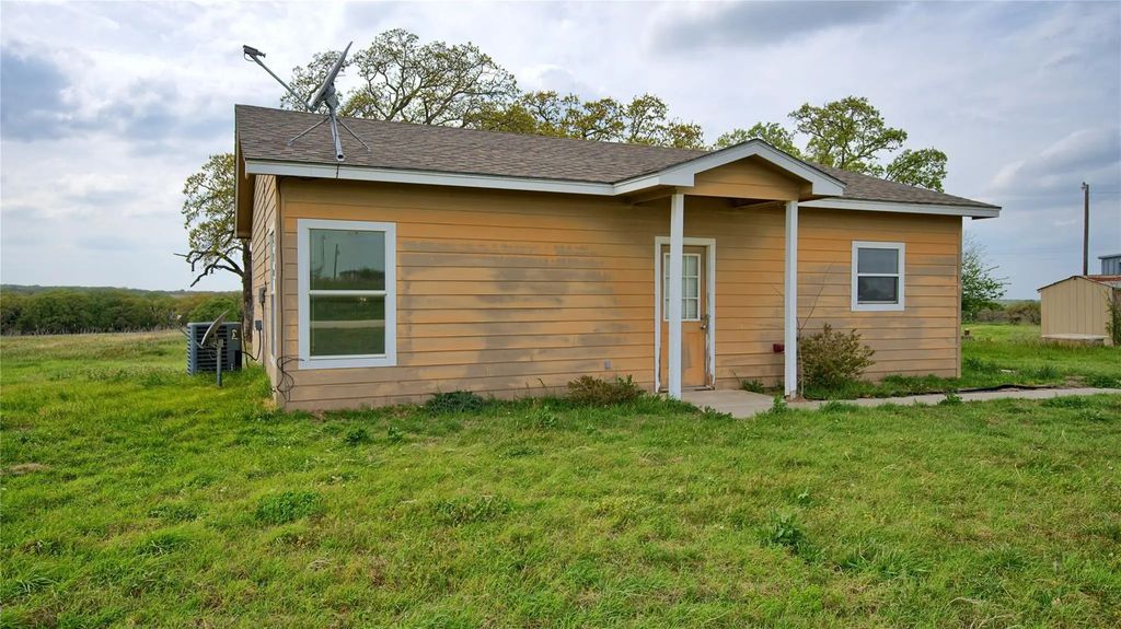 688 Alamo Road, Montague