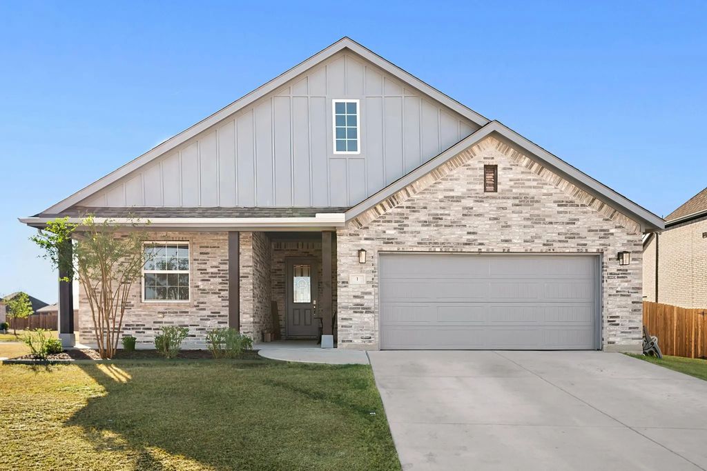 1 Covey Lane, Sanger