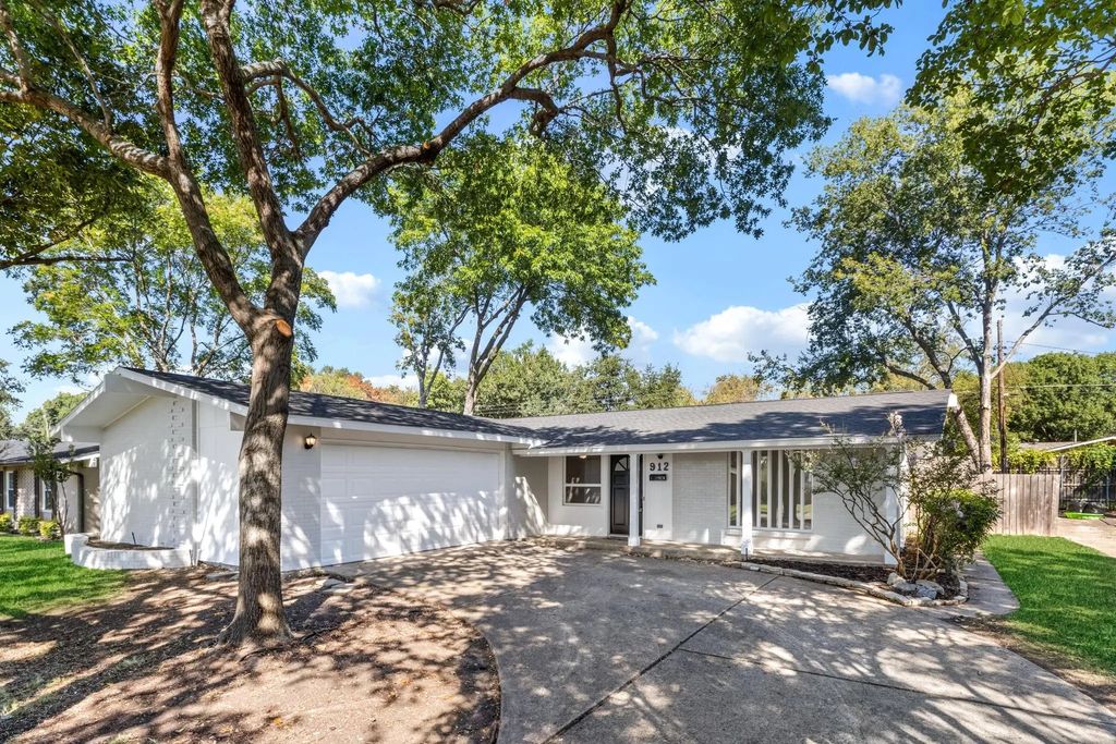 912 Warfield Way, Richardson