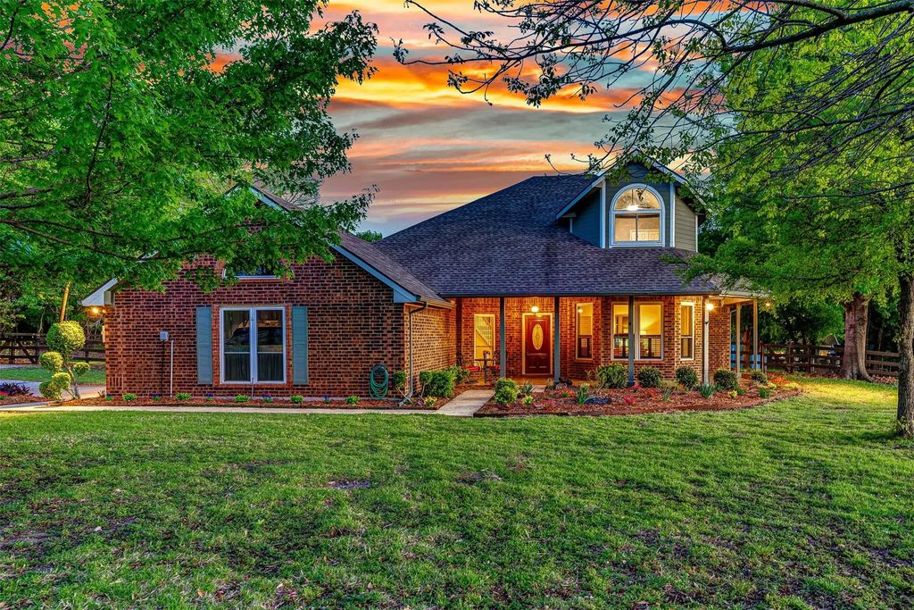 1600 E Lucas Road, Lucas