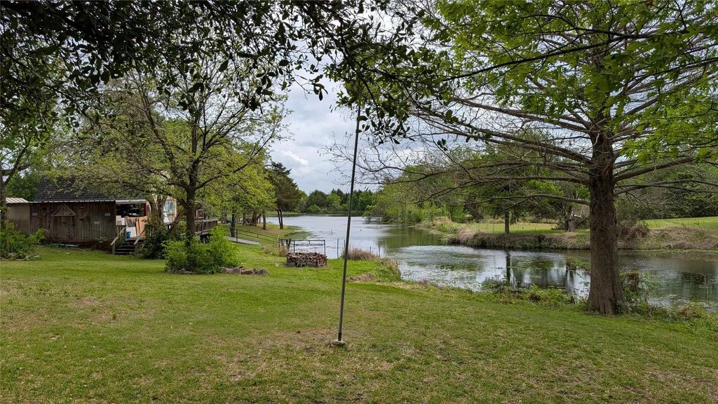 304 Becky Lane, Waxahachie