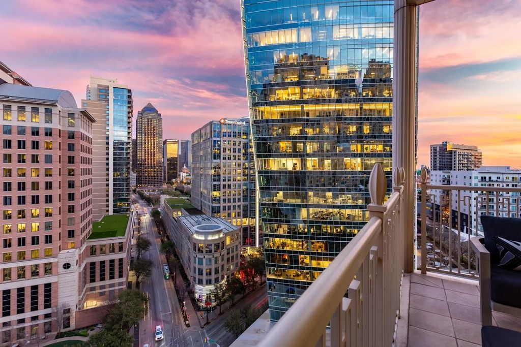 2525 N Pearl Street 903, Dallas