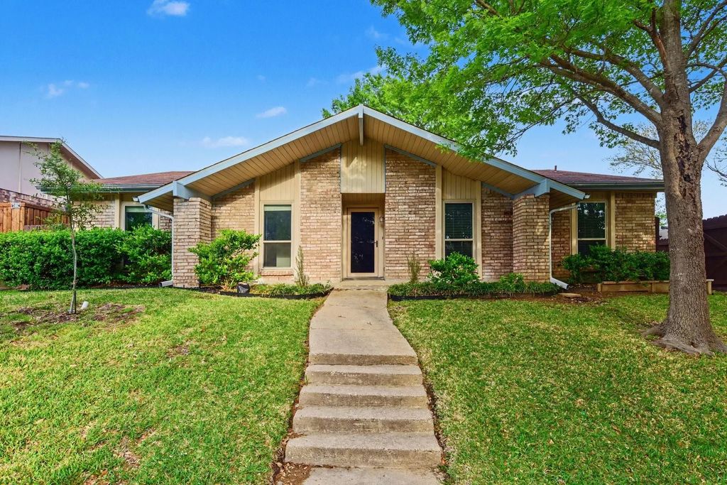 5926 Rosehill Road, Garland