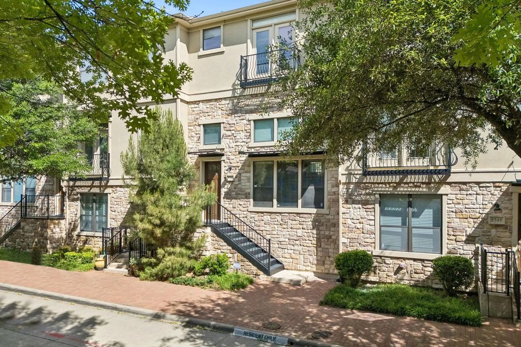 5753 Lois Lane, Plano