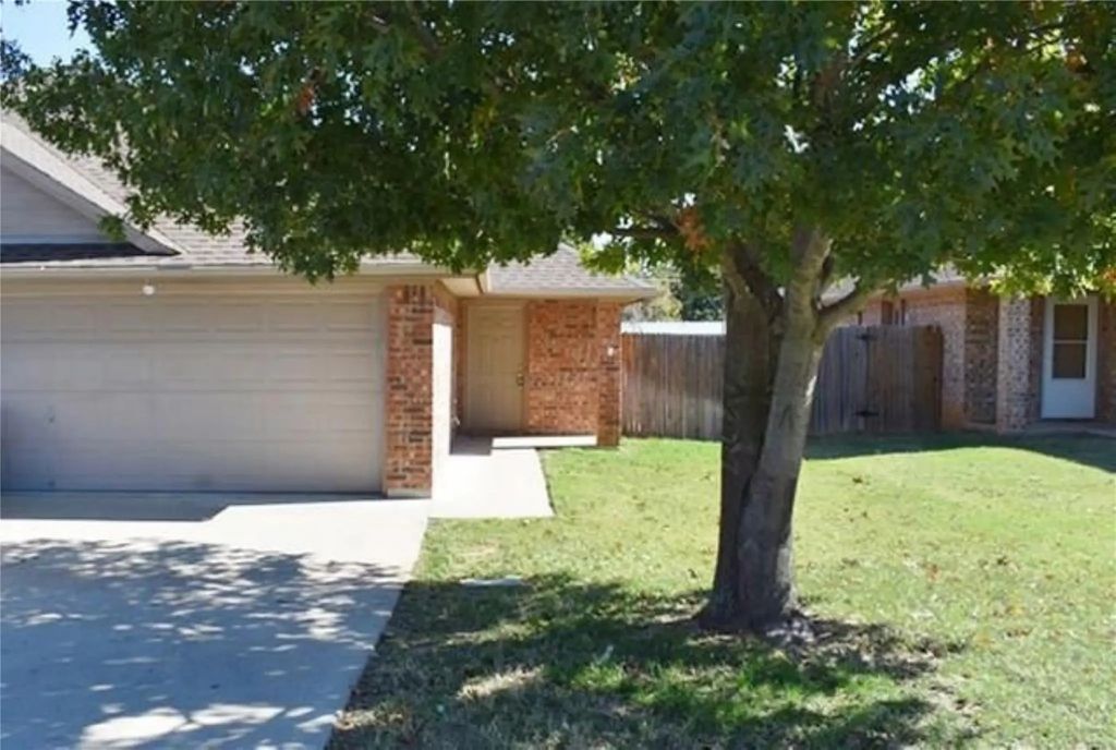 760-764 Stribling Circle, Azle