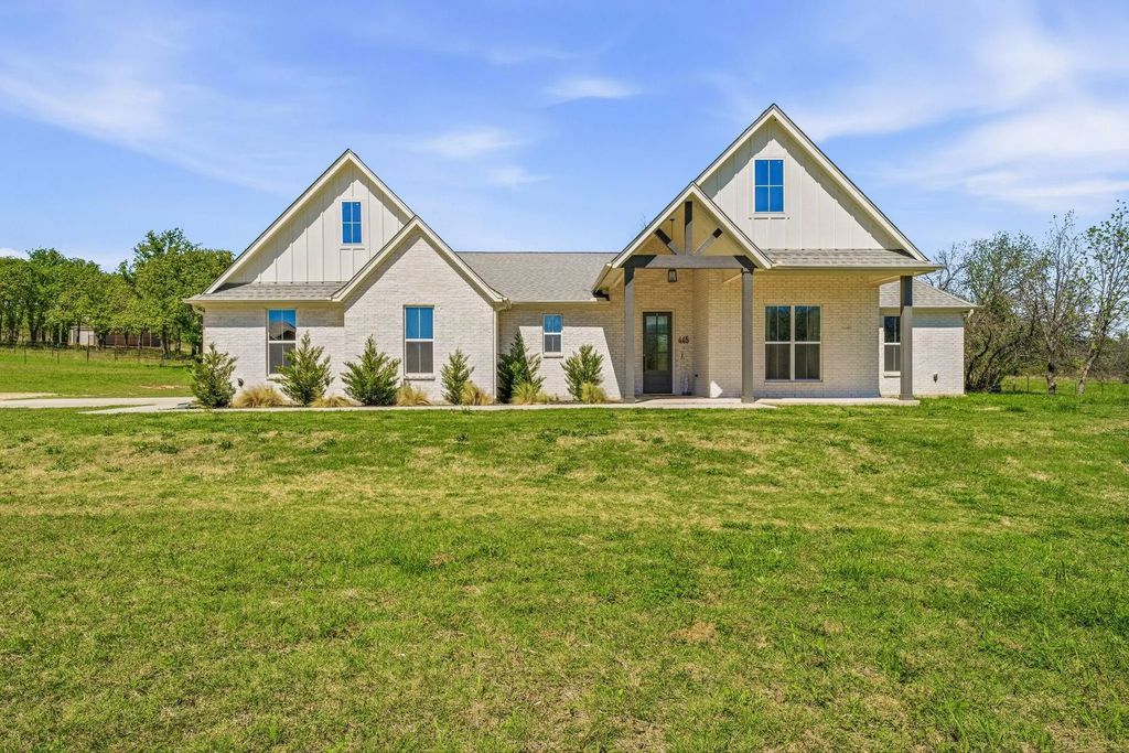 445 Rodeo Way, Stephenville