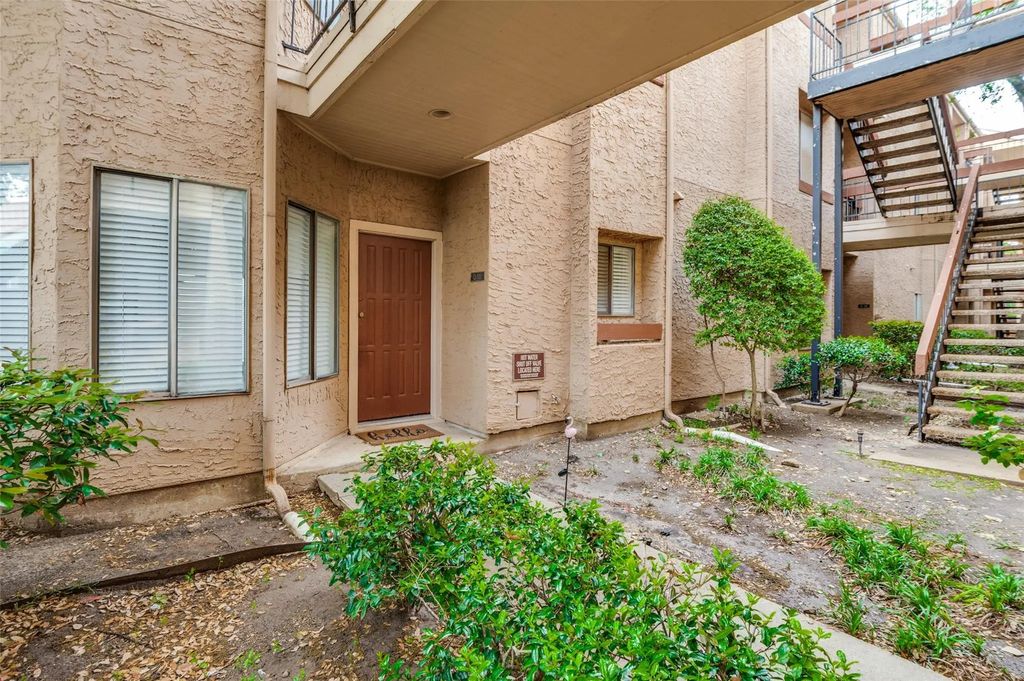 5550 Spring Valley Road G16, Dallas