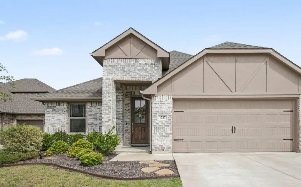 1237 Rushmore Drive, Burleson