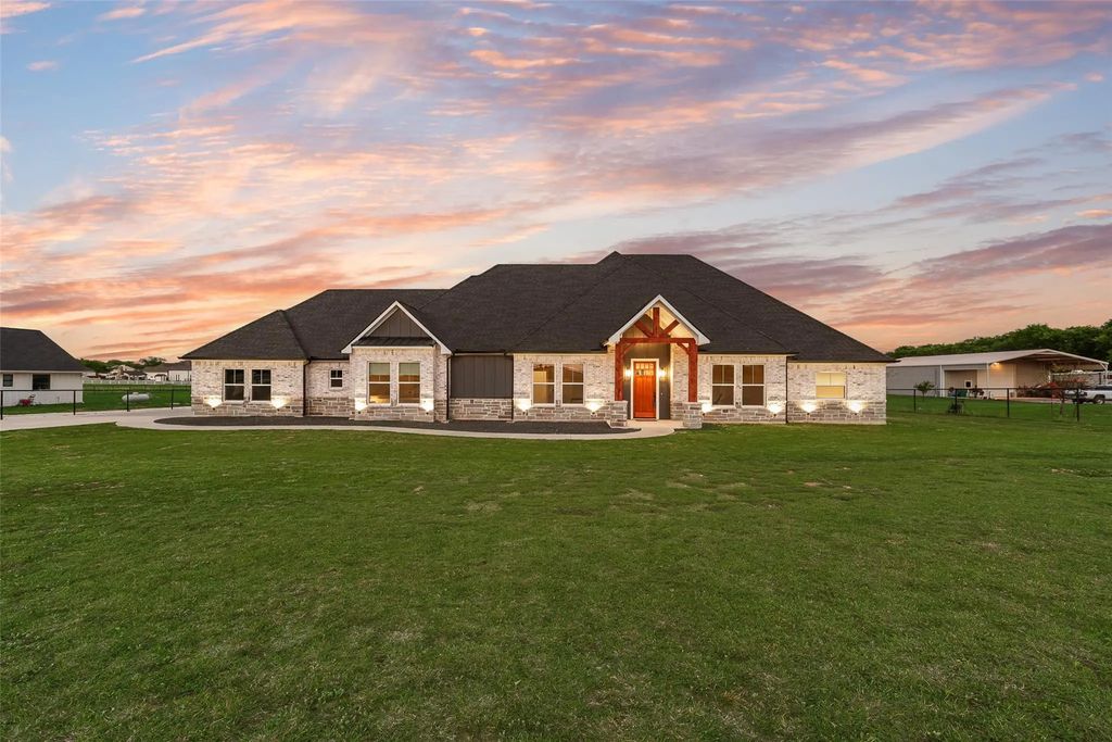 11979 Chisum Road, Sanger