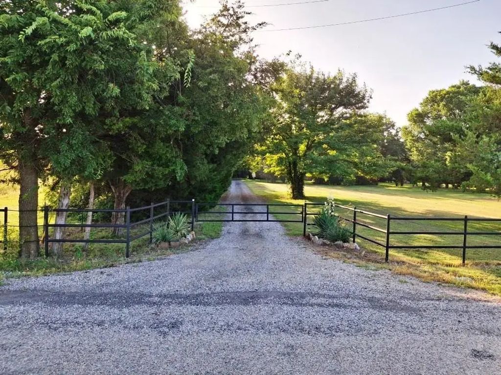 13020 County Road 290, Anna