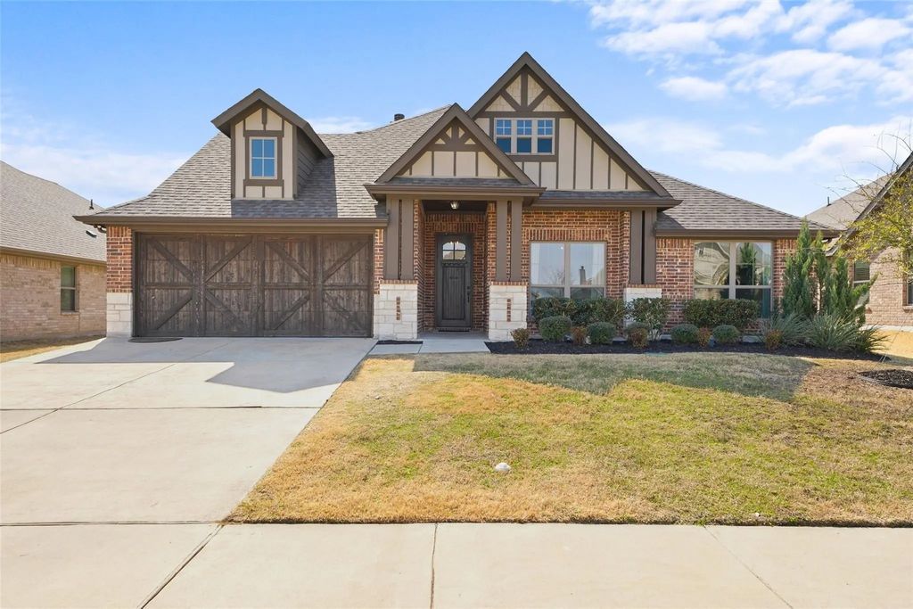 532 Windrow Lane, Waxahachie