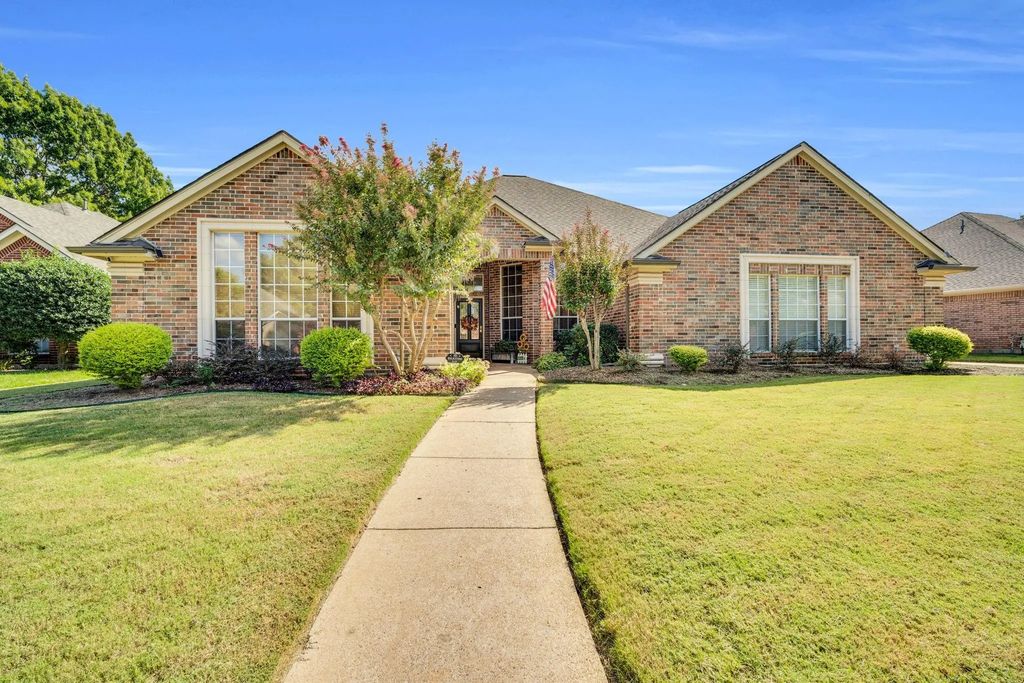 2616 Brookwood Drive, Mansfield