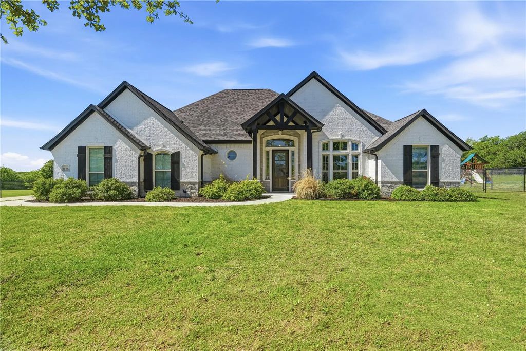 1176 Horizon Trace Drive, Azle
