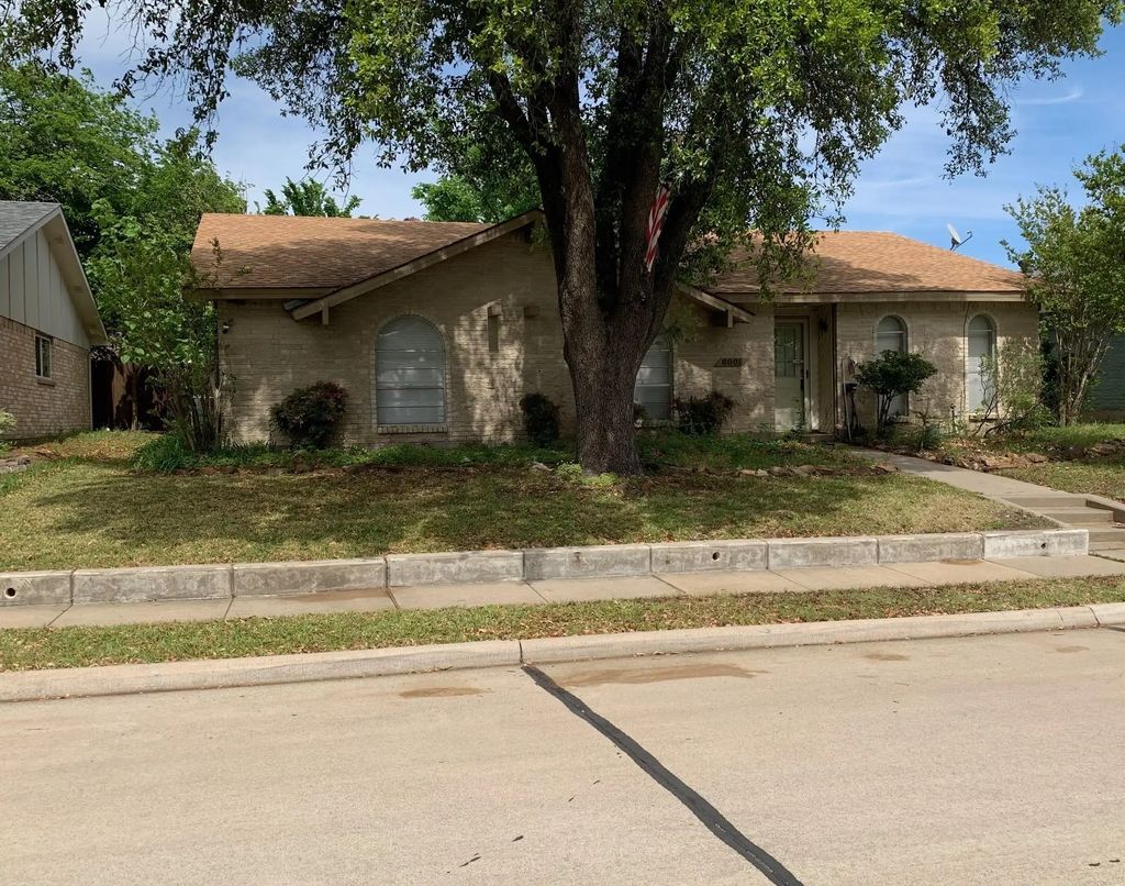 6001 Redwood Lane, Rowlett