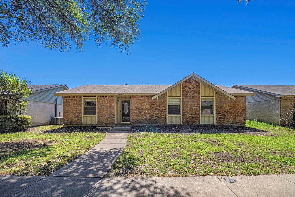 1814 Addington Drive, Carrollton
