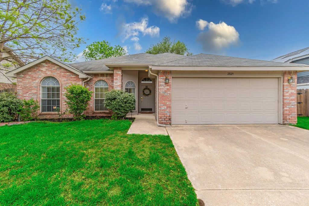 2521 Fairmont Drive, Grand Prairie