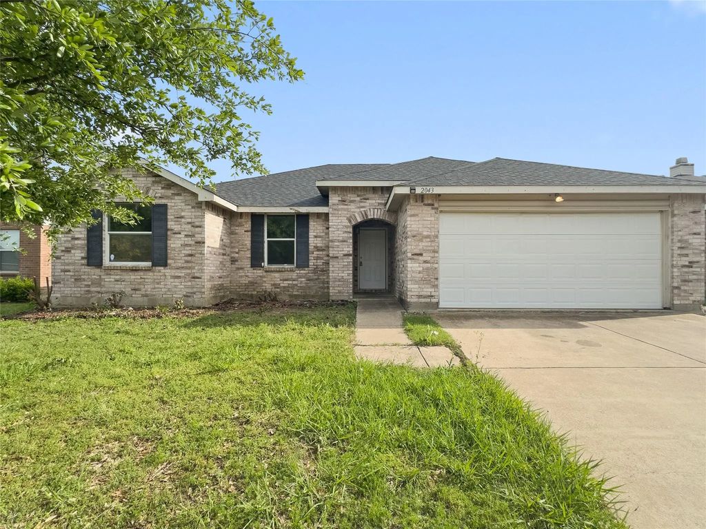 2043 Plains Court, Grand Prairie