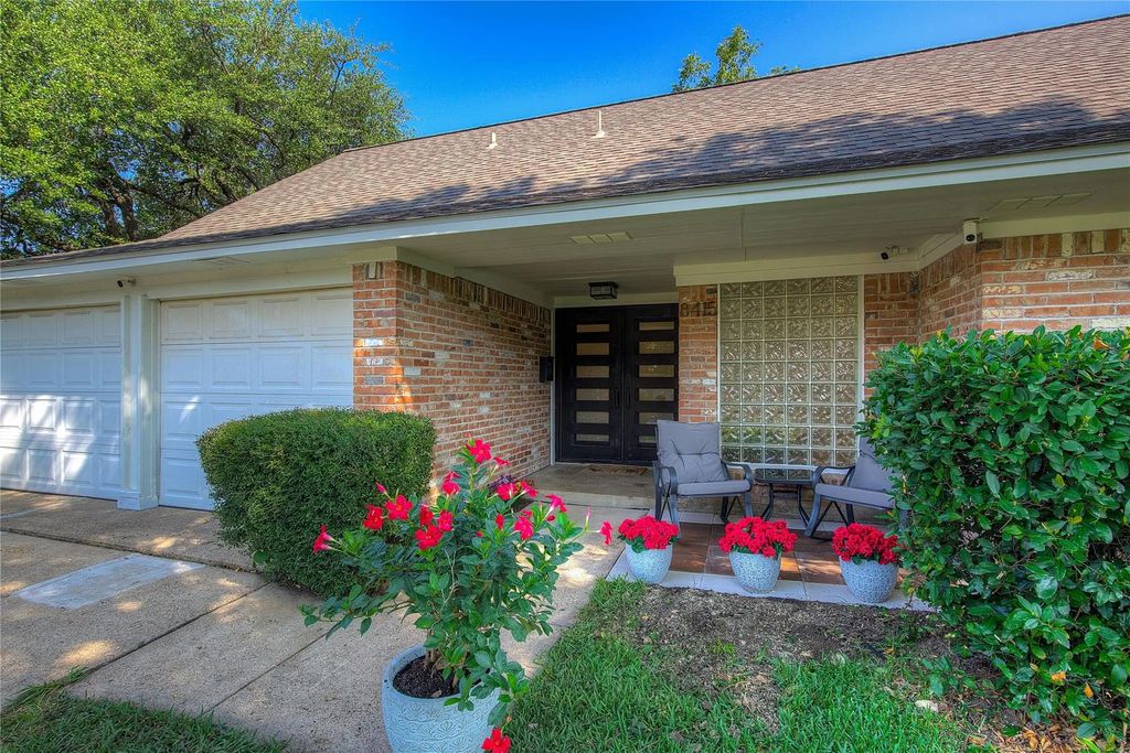 8415 Gladwood Lane, Dallas