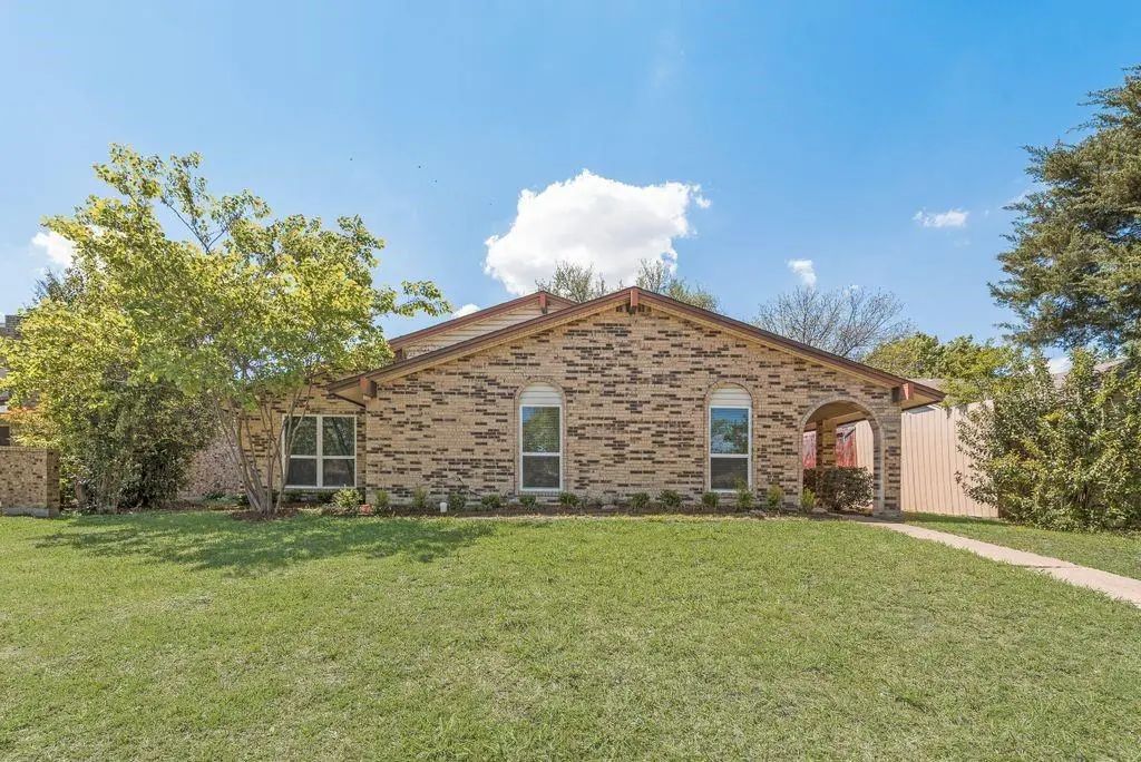 1309 Meandering Way, Garland