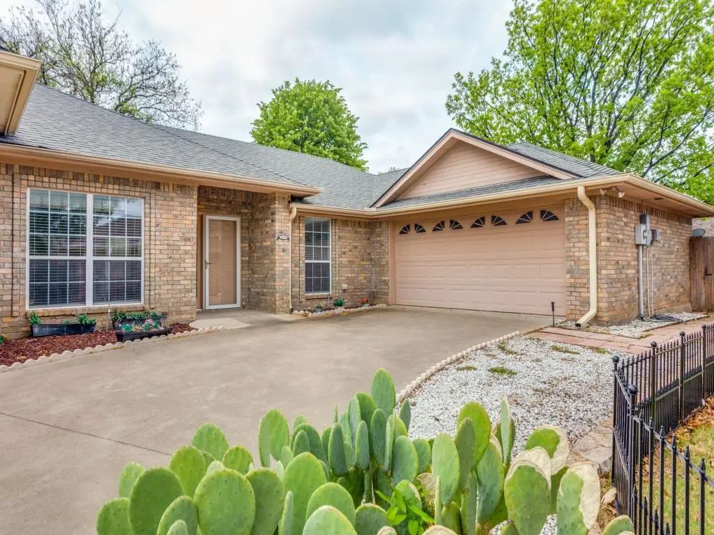 1014 Teresa Court, Granbury