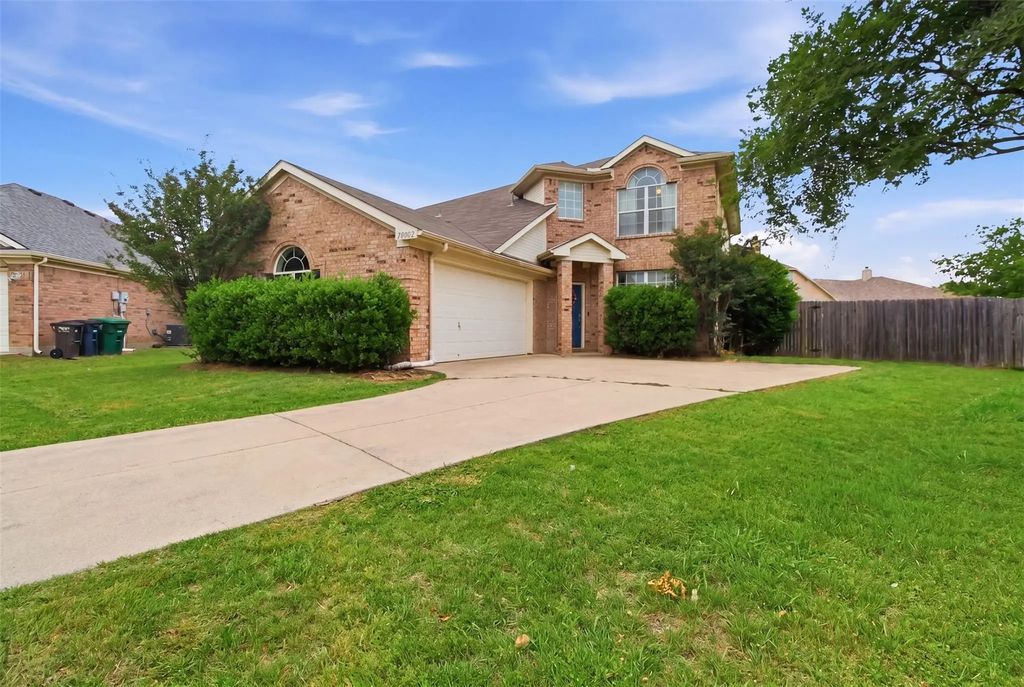 10932 Rising Mist Court, Fort Worth