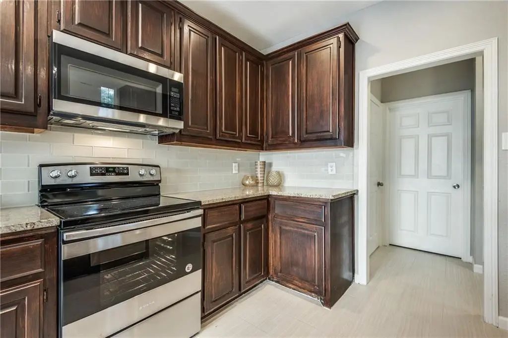 9401 Abbey Road, Irving