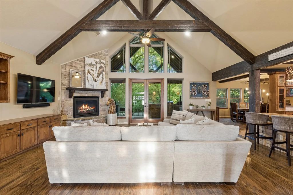 1402 Lakeview Boulevard, Denton