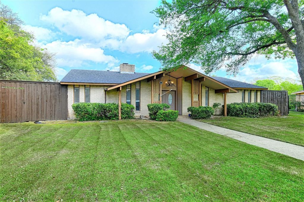3731 Truesdell Place, Dallas