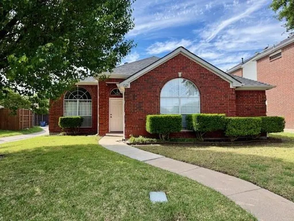 1524 Oak Tree Road, Allen