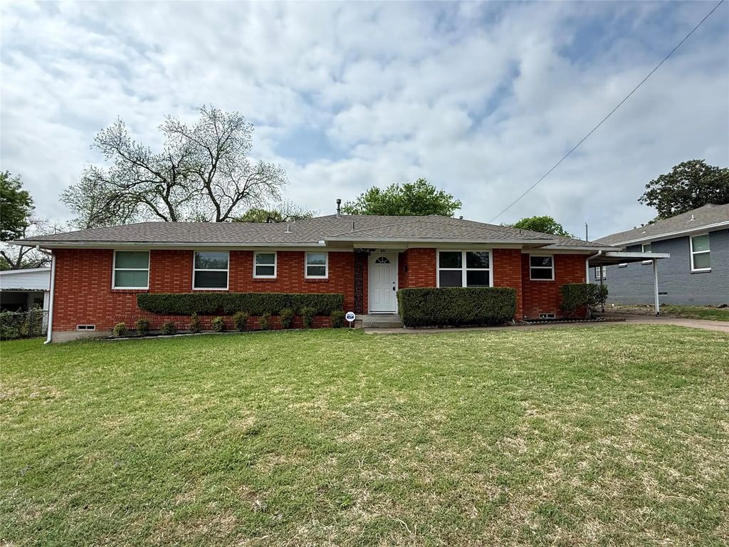 820 Carney Drive, Garland
