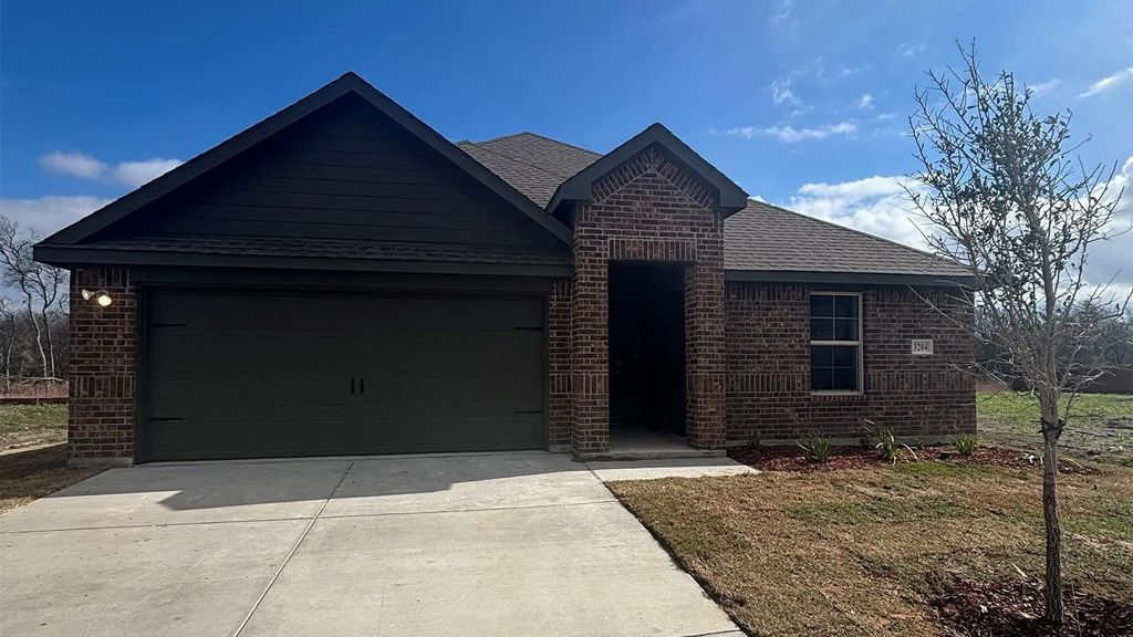 3204 Charleston Drive, Ennis