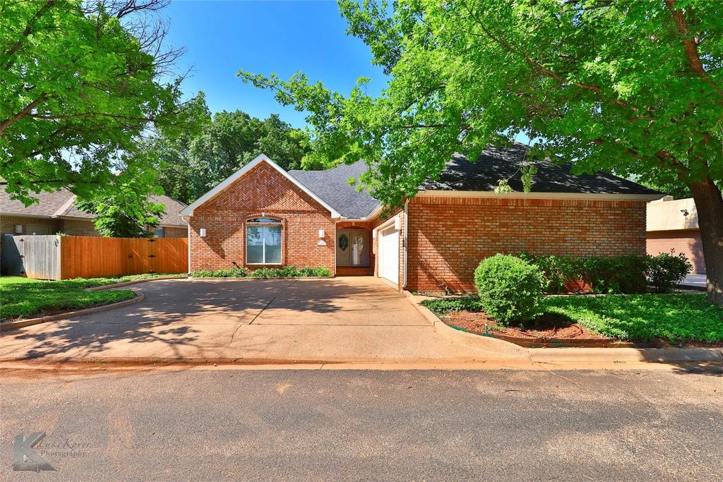 106 Riverside Park, Abilene
