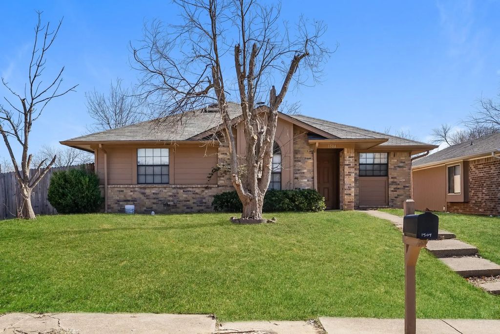 1504 Taylorcrest Drive, Dallas