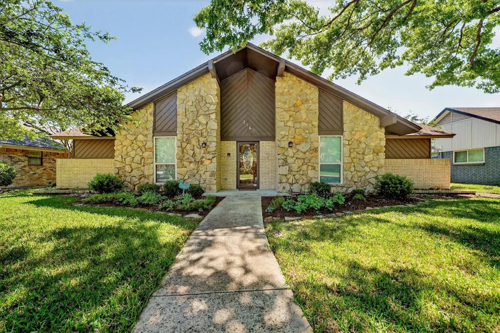 216 Hemlock Drive, Richardson