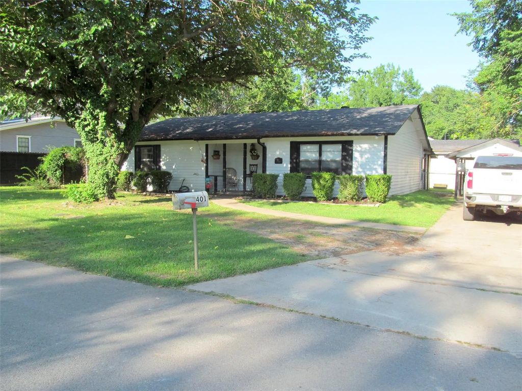 401 Wilkerson Street, Winnsboro