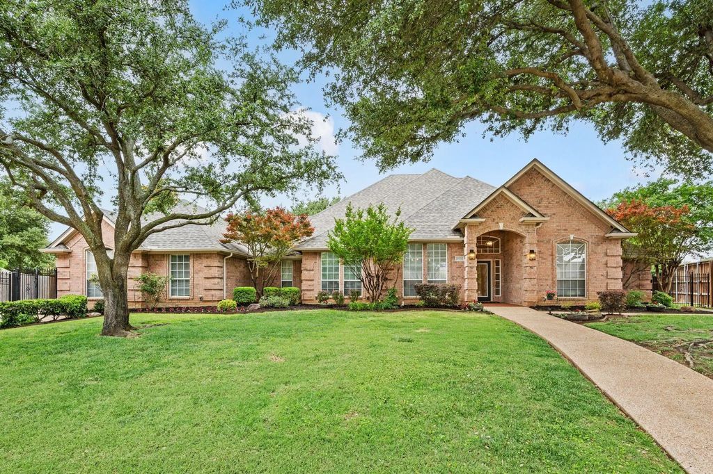 8800 Thornway Drive, North Richland Hills