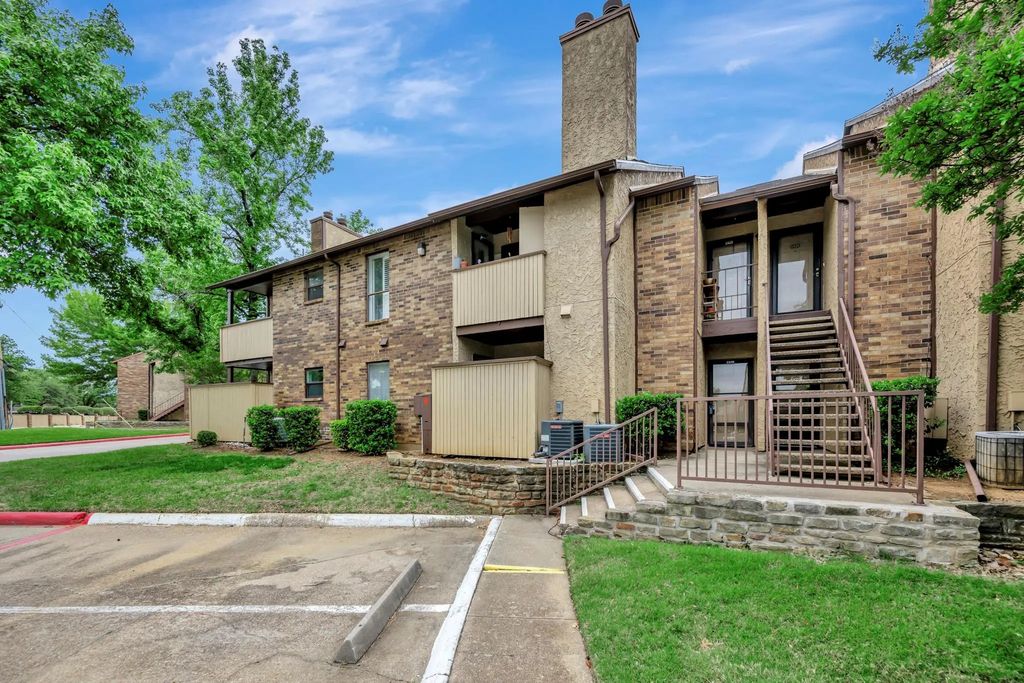 1209 Calico Lane 2415, Arlington