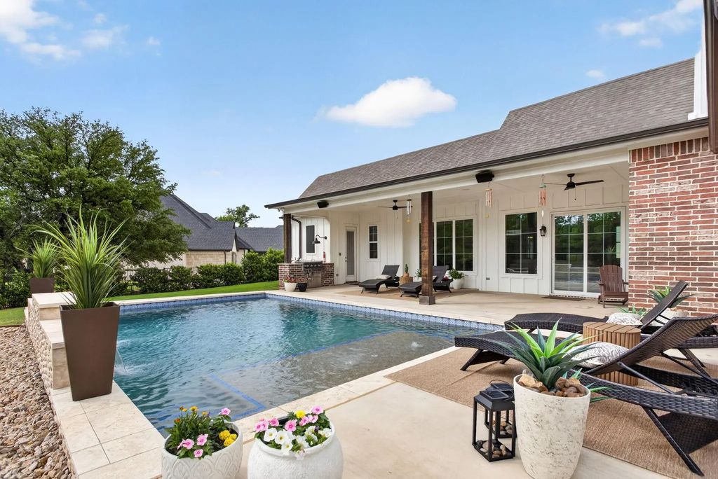 4004 Legend Trail, Granbury