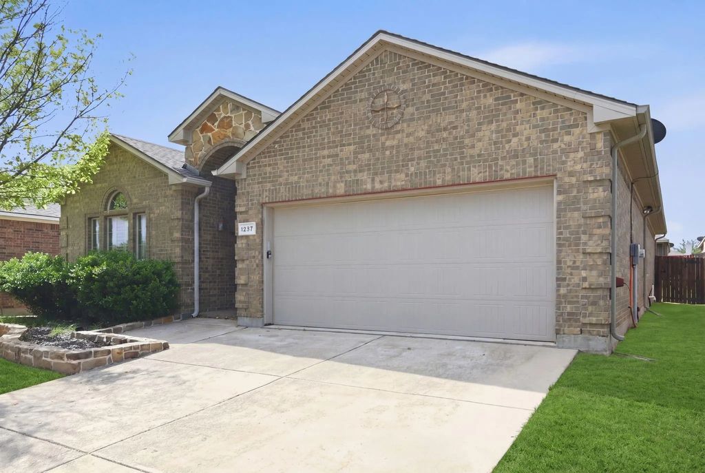 1237 Kachina Lane, Fort Worth