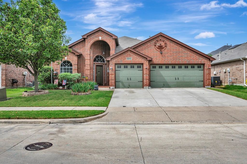 2872 Spotted Owl Drive, Fort Worth