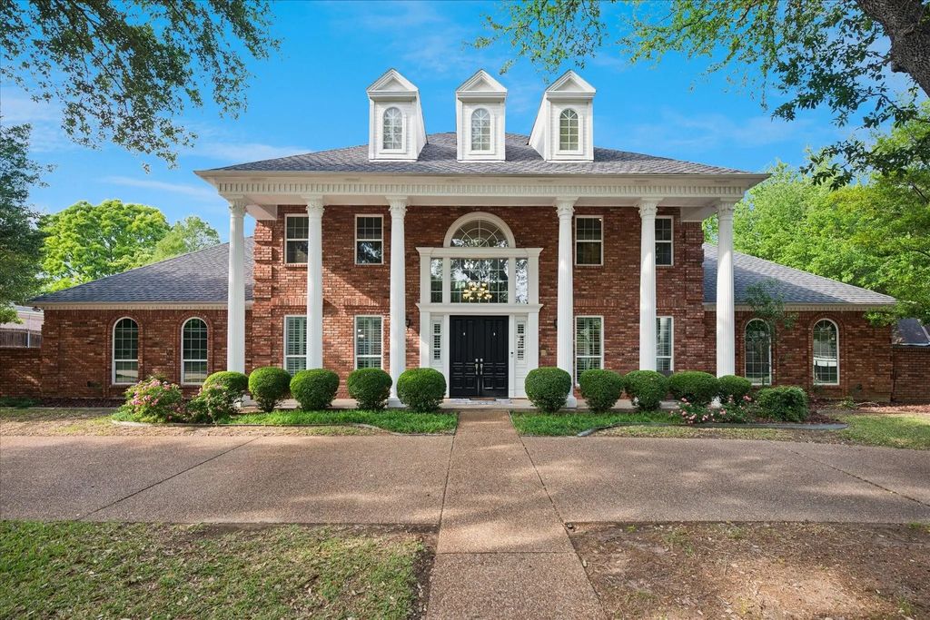 2400 Danbury Drive, Colleyville