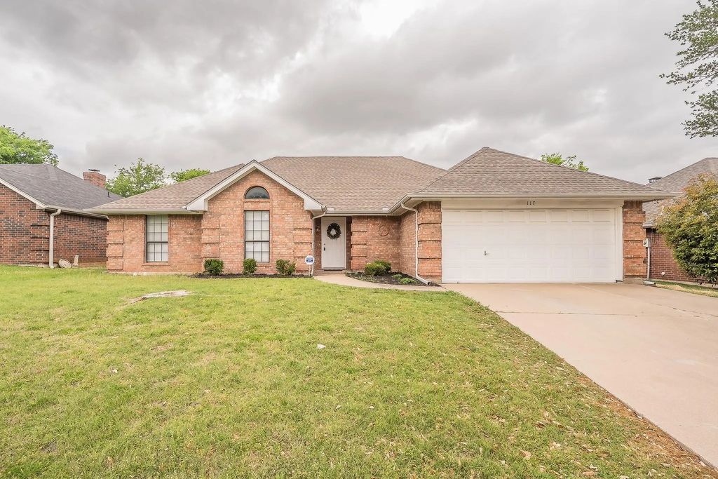117 Downwood Drive, Burleson