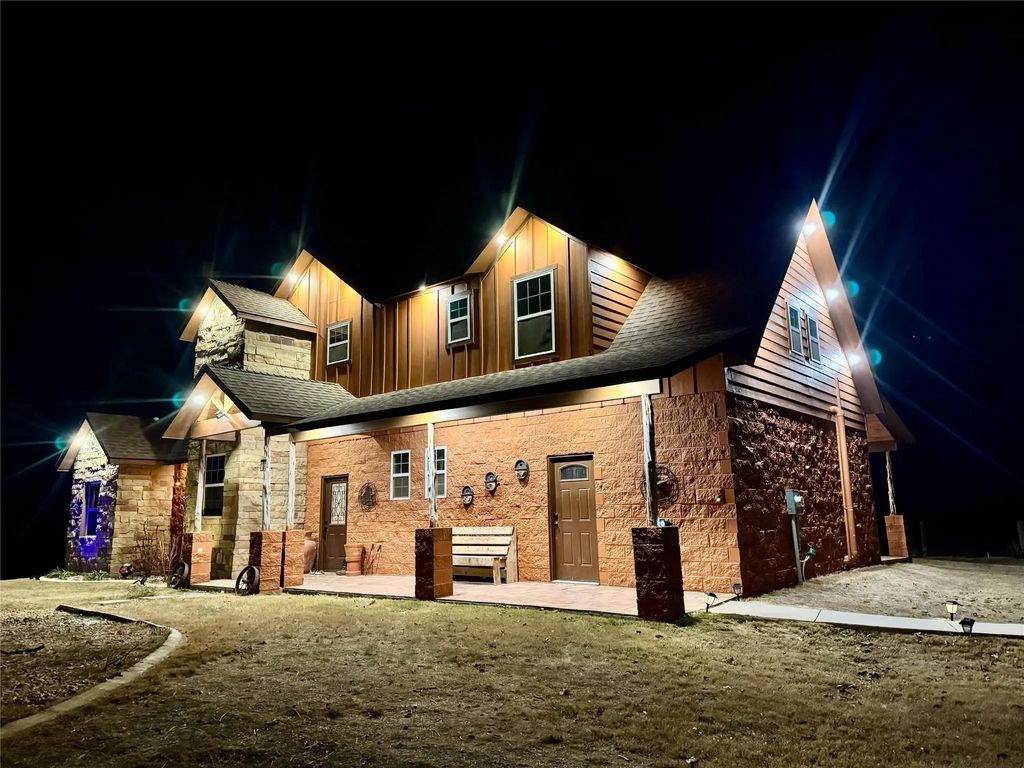 673 County Road 612, Trent
