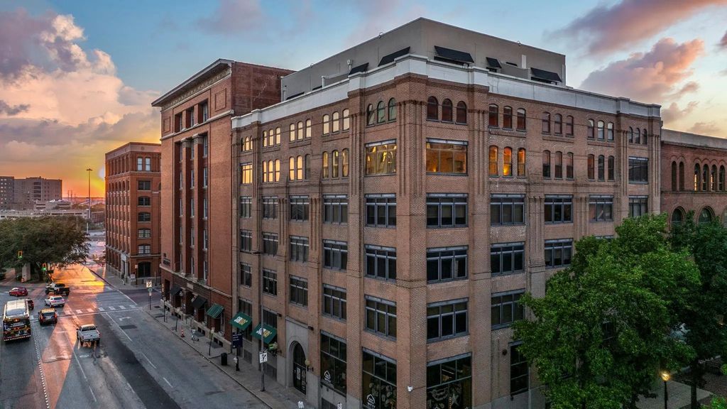 509 Elm Street 504, Dallas
