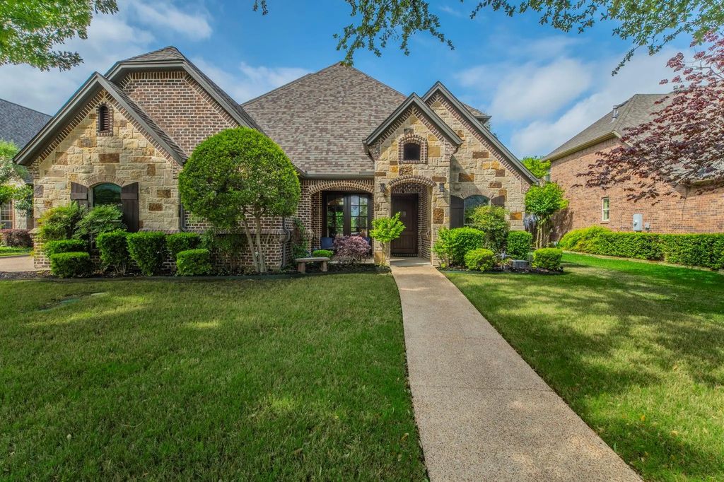 406 Waterlane Drive, Mansfield