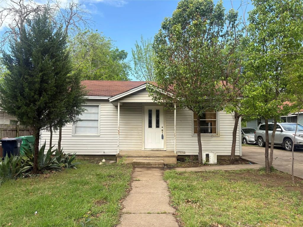 325 N Wood Street, Denton