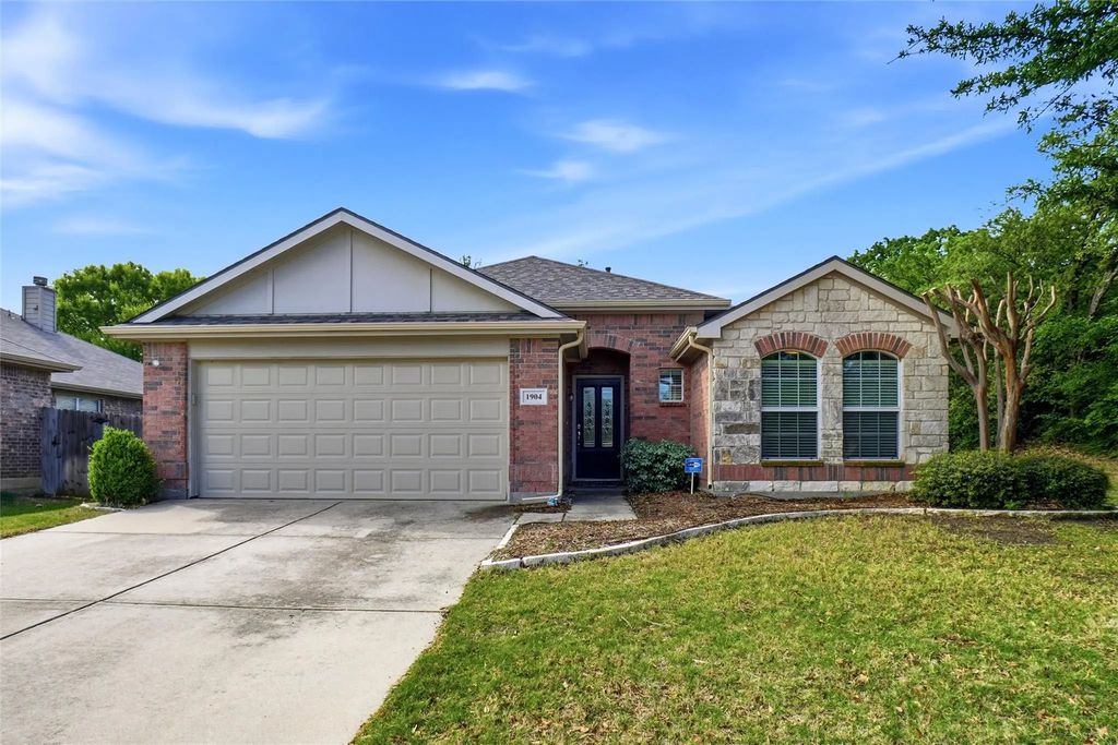 1904 Fairmount Park Drive, Denton